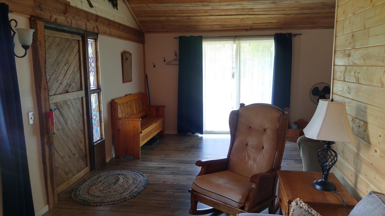 Villa Wolfwood Guest Ranch Clearwater Exterior foto